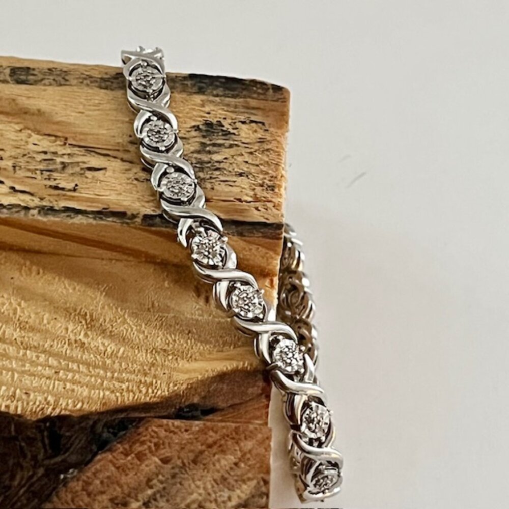 Sterling Silver 925 Tennis Bracelet Minimalist 7.25" Length Elegant XO Design